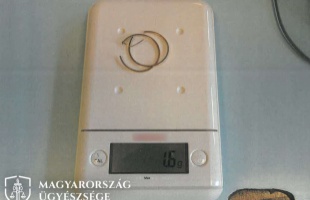 Meglopta az őt befogadó nőt egy börtönviselt férfi