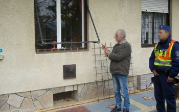 Rendőrkézen a Balaton-parti nyaralók fosztogatója
