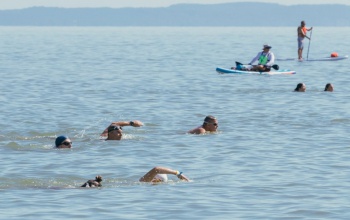 Újabb egy héttel elhalasztják a Balaton-átúszást