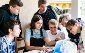 Patcán tart startup designtábort a Kék Bolygó Alapítvány