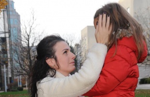 Kaposvárig menekült kislányával az anyuka, pszichológushoz járnak