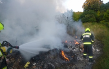 Kigyulladt a szemét a Csillag utcában