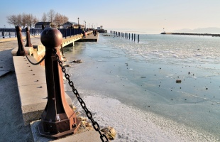 Nem ajánlott a Balaton jegére menni