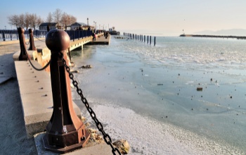 Nem ajánlott a Balaton jegére menni