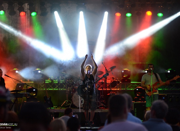 United koncert Kaposvár főterén