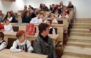 Kárpát-Medencei magyarok versmondó versenye a Katolikus Gimnáziumban