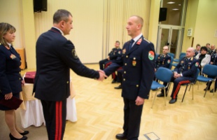 Elsőtiszti kinevezések és hősies helytállásért járó elismerések