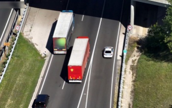 18 kamionost kapcsoltak le a rendőrök