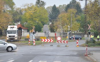Lezárták a tüskevári vasúti átkelőt