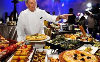 Füstölt lazaccal és vega pizzácskákkal töltik meg a sztárok gyomrát