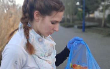 Kollektív szemétszedést szervez egy táncsicsos tanuló a Balaton körül