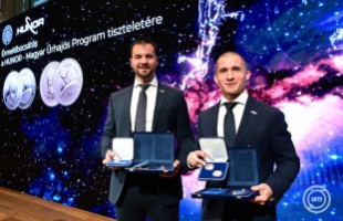 Emlékérmét bocsátott ki a 2025-ös magyar űrrepülés tiszteletére a Magyar Nemzeti Bank