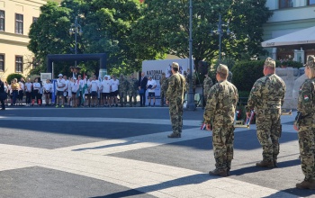 A katonahősökért futottak több százan a Kossuth téren