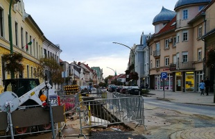 Folytatódik a távhőépítkezés a Fő utcában