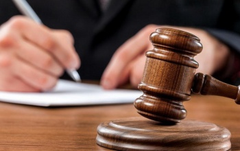 Osztálytársa személyazonosságával nőzött, azután bűnözött is a neten