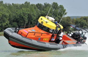 Sikeres újraélesztés, eltűnt ember a Balatonnál