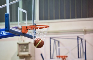 Két győzelemmel kezdtek a sportiskolás kosárlabdázók
