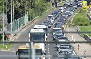 Forgalomtorlódás az M7-es autópálya somogyi szakaszán