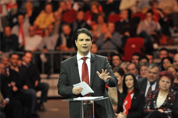 Harc a baloldalon – veszélyben a rezsicsökkentés