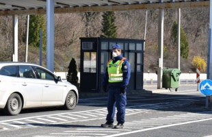Informatikai hiba miatt hosszabb a várakozás a közúti határátkelőhelyeken