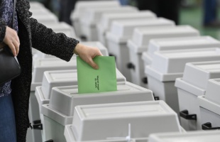 Harmincötezernél is több delegált lesz a szavazatszámláló bizottságokban