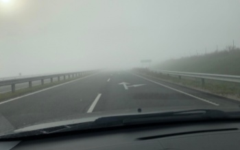 Sűrű a köd, óvatosan az utakon!