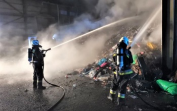 Tűz ütött ki a marcali hulladékválogató csarnokban