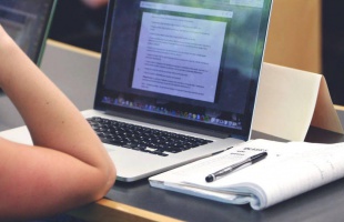 Az Oktatási Hivatal ajánlása a tantermen kívüli digitális munkarendhez