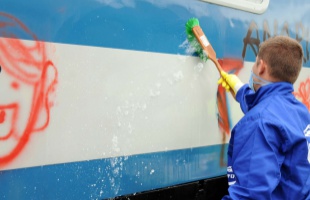 Kevesebb már a vonatokon a graffiti