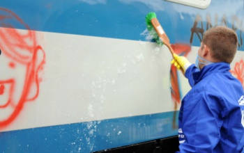 Kevesebb már a vonatokon a graffiti