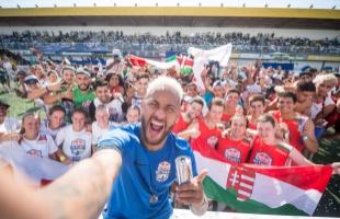 Magyarok nyerték a grundfoci világtornát - kaposvári focista futballozott Neymar ellen