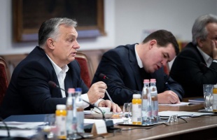 Orbán Viktor átalakítja a kormányt