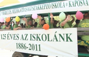 Bolondballagás ekhós traktorral