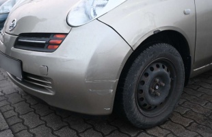 Meghúzta az autót, adatot nem hagyott: keresi a rendőrség az ismeretlen sofőrt