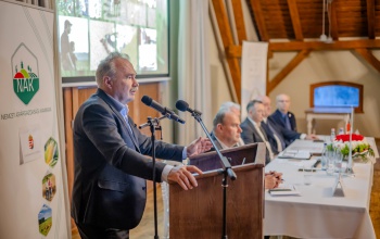 Meg kell védenünk a mezőgazdasági piacainkat