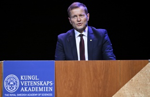 Családjáról és magyarországi tanárairól is megemlékezett Krausz Ferenc Nobel-előadásában