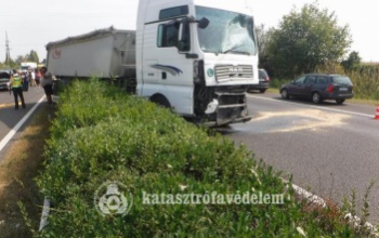 Kilenc jármű ütközött össze - félpályán lezárták az M7-es autópálya Budapest felé vezető oldalát