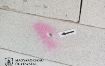 Börtön vár a kukkoló férfire