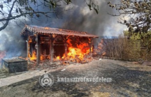 Tizenhét tűzesetnél és tizenegy műszaki mentésnél avatkoztak be a somogyi tűzoltók a hétvégén