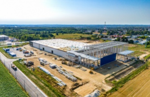 Több száz új munkahelyet teremtenek az épülő gyárak Kaposváron