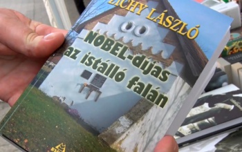 Nobel-díjas az istálló falán