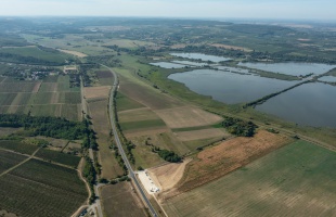 Már zajlik a 67-es út Látrányt elkerülő szakaszának bővítése