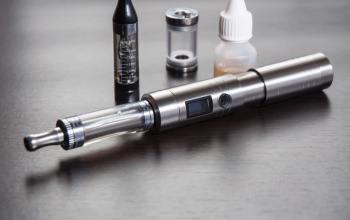 Interneten sem lehet majd e-cigarettát vásárolni
