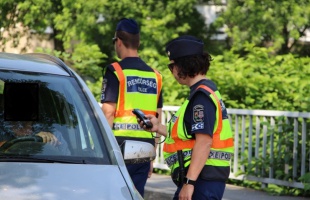 Egy hétig szondáztatnak a rendőrök az utakon