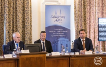 Folytatná az állam a megyei jogú városok fejlesztését