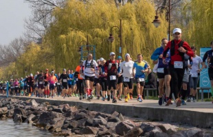 Több mint kétezren futottak a Balaton Szupermaratonon